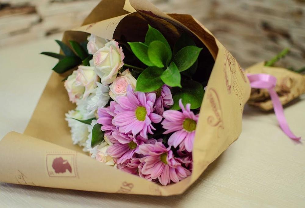 Букет цветов из: Розы и Хризантемы в Укромном