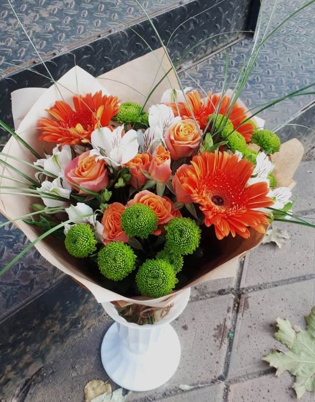 Букет цветов из: Герберы, Хризантемы, Альстромерии и Розы в Укромном