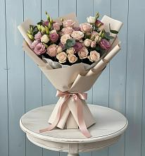 Букет цветов из:  Розы и Лизиантусы в Укромном