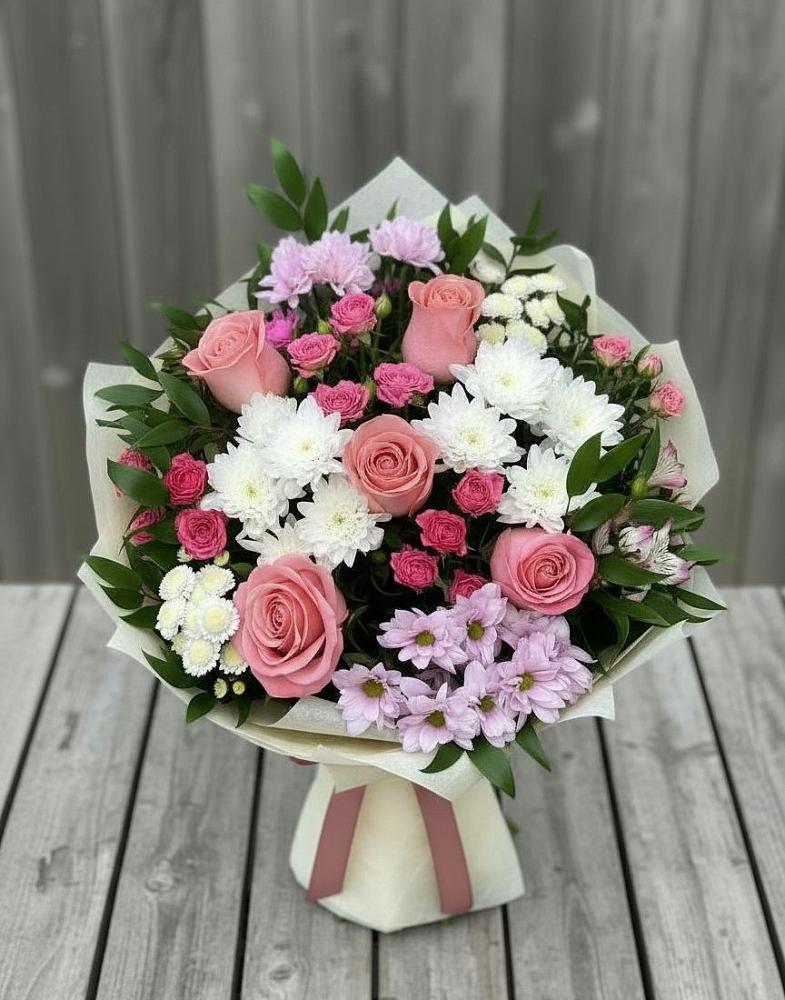 Букет цветов из: Альстромерии, Гвоздики, Розы и Хризантемы в Укромном