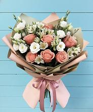 Букет цветов из:  Розы, Альстромерии и Лизиантусы в Укромном