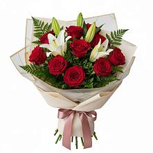 Букет цветов из:  Лилии и Розы в Укромном