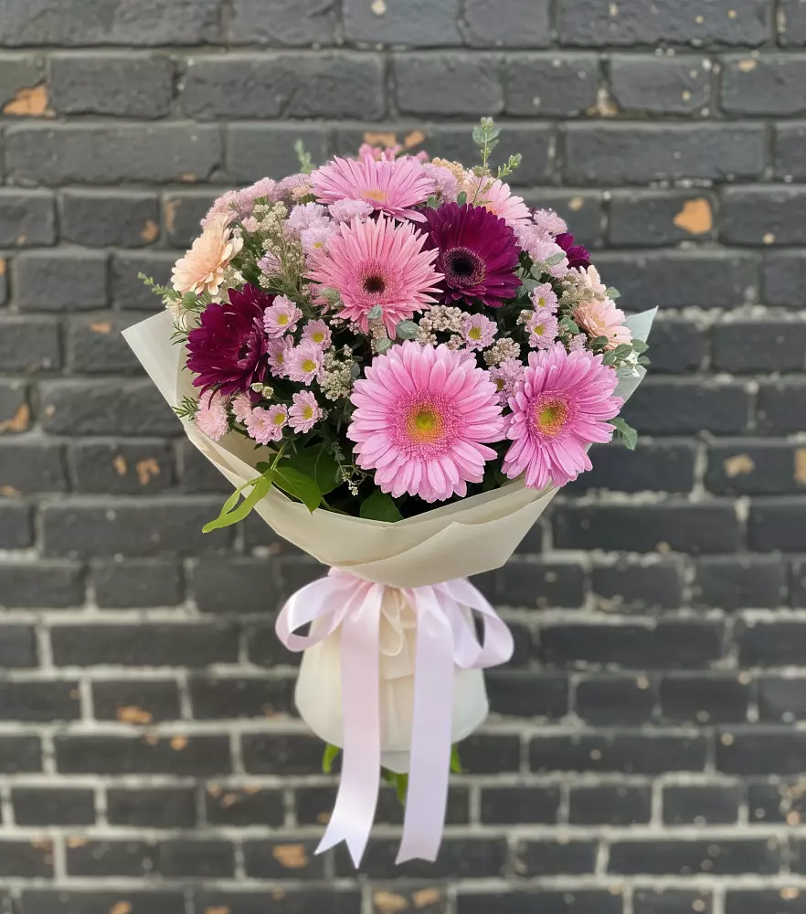 Букет цветов из: Герберы и Хризантемы в Укромном