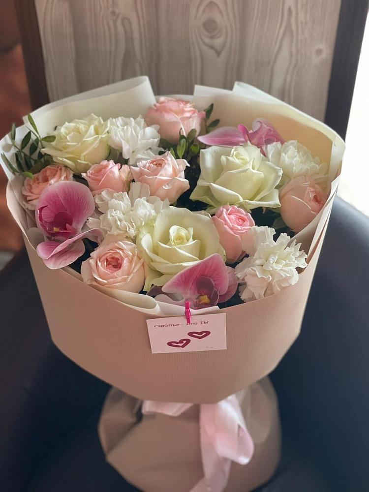 Букет цветов из: Орхидеи, Розы и Гвоздики в Укромном