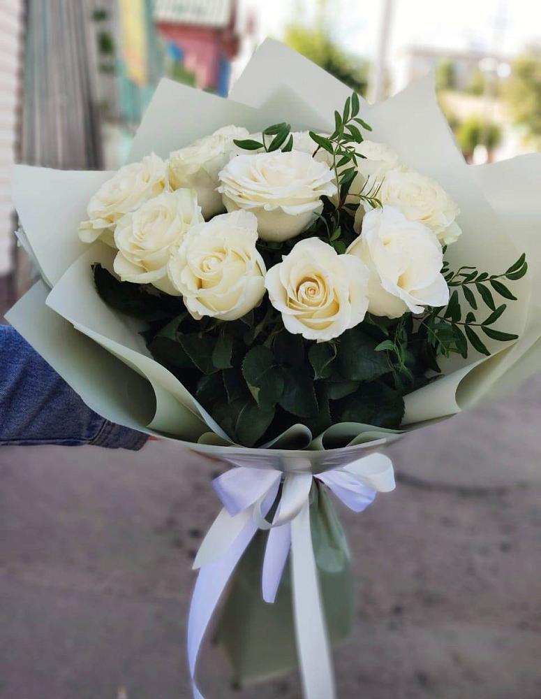 Букет Белые розы Проуд в Укромном