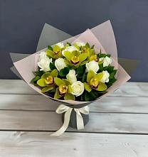 Букет цветов из:  Орхидеи и Розы в Укромном