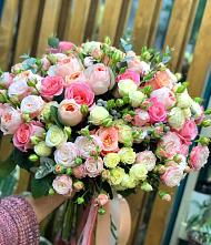 Букет цветов из:  Розы #REPLACE_PRED# Укромном
