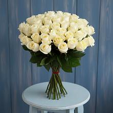 Букет 51 Белая роза Эдлесс Лав в Укромном