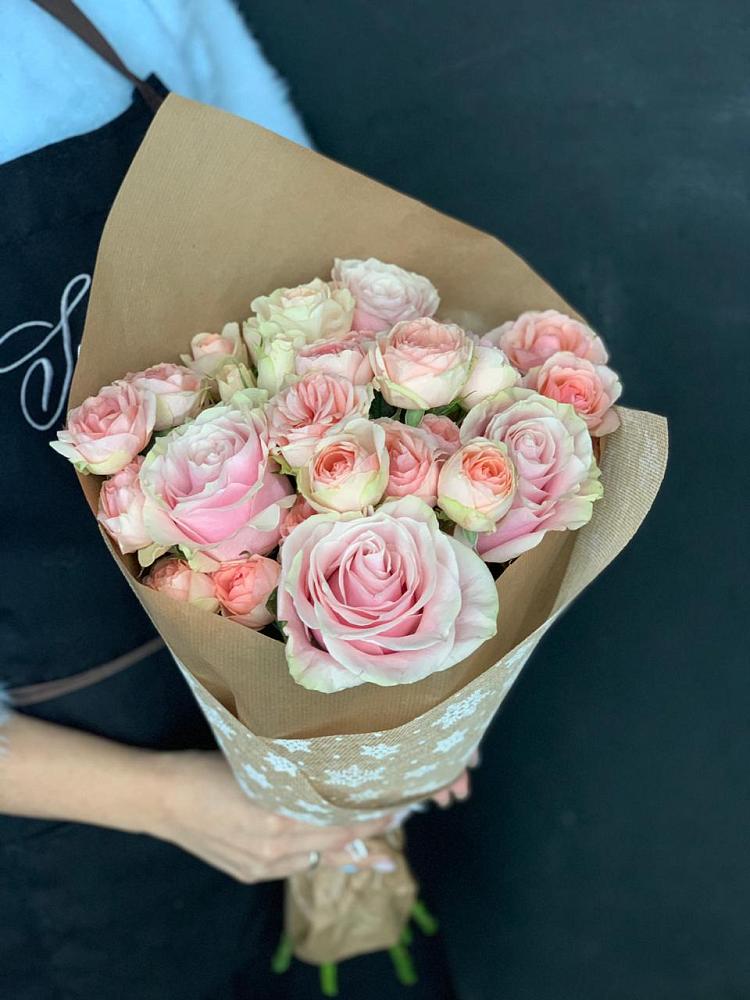 Букет цветов из: Хризантемы и Розы в Укромном