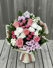Букет цветов из:  Альстромерии, Гвоздики, Розы и Хризантемы #REPLACE_PRED# Укромном