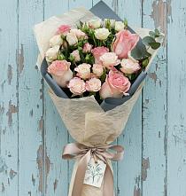 Букет цветов из:  Розы #REPLACE_PRED# Укромном