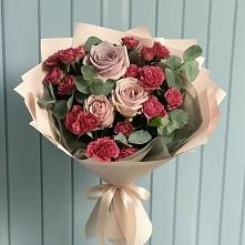 Букет цветов из:  Гвоздики и Розы в Укромном