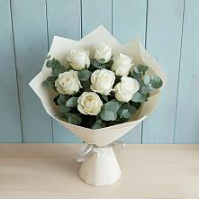Букет Белые розы в Эвкалипте в Укромном