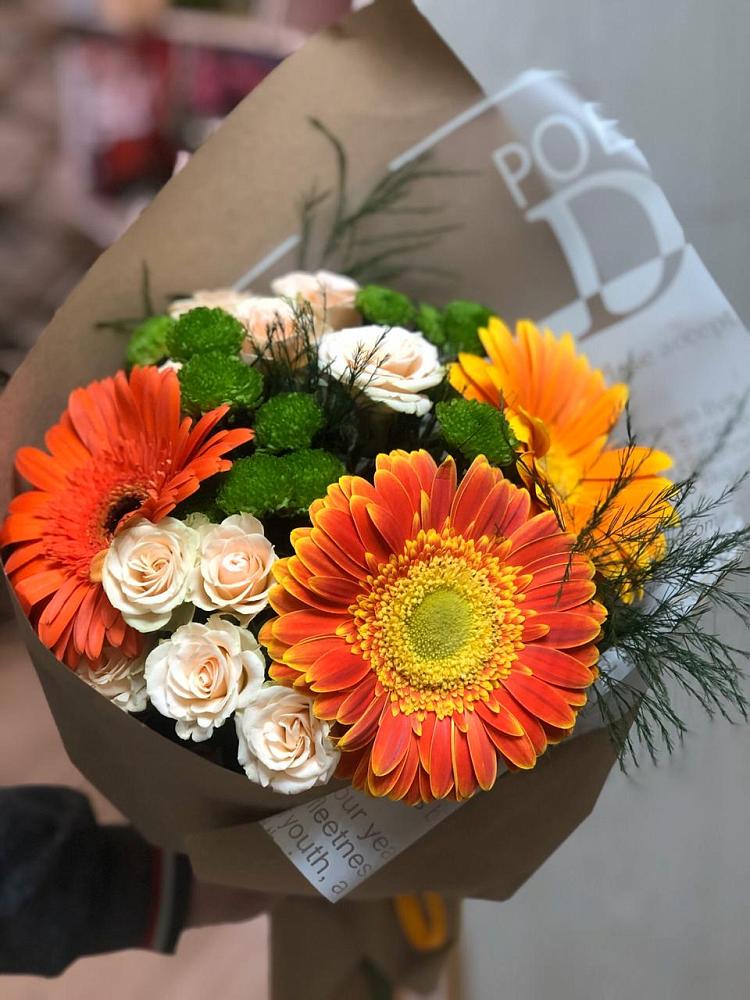 Букет цветов из: Герберы, Хризантемы и Розы в Укромном