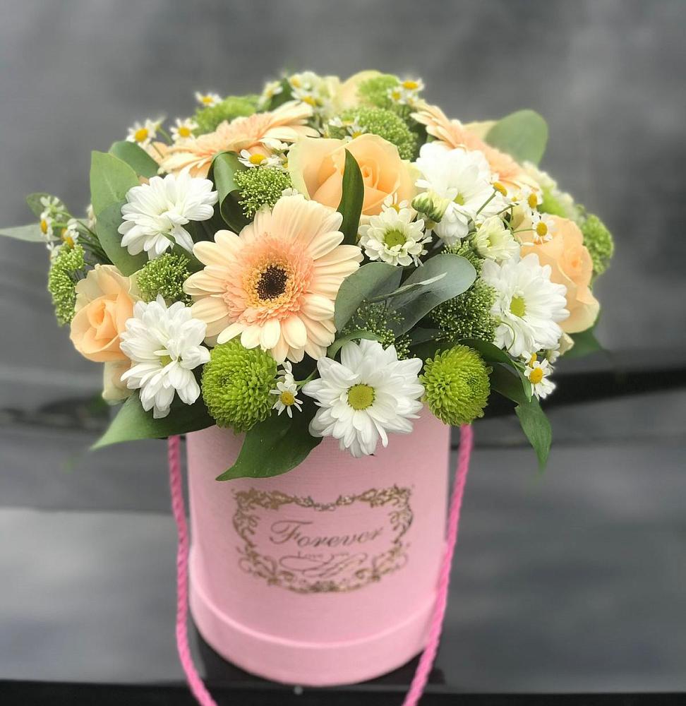 Цветочная композиция из Розы, Герберы и Хризантемы в шляпной коробке в Укромном