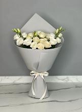 Букет цветов из:  Розы и Лизиантусы в Укромном